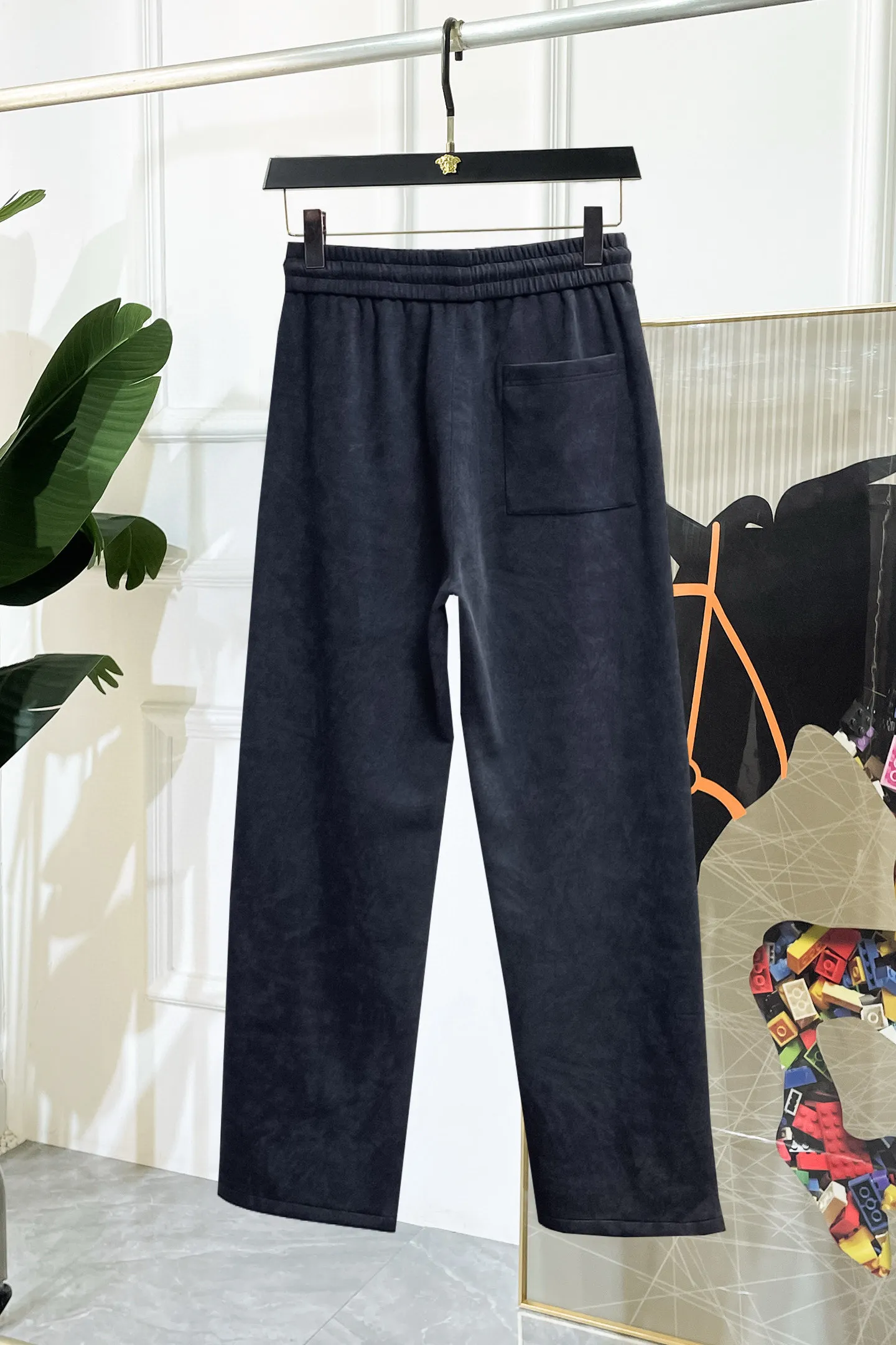 Balenciaga 🆕2026 Autumn and Winter New Arrival Casual Pants! The official website will be released simultaneously. Brand Classic LOGO casual pants, customized fabrics, excellent comfort and strong touch. Highly recognisable, perfect appearance and craftsmanship. Size:M-3XL